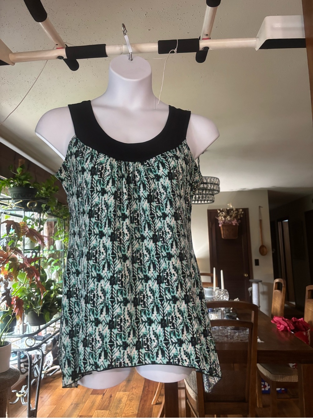 Y2K Carol Rose Black & Mint Geometric Printed Sleeveless Tank Size L